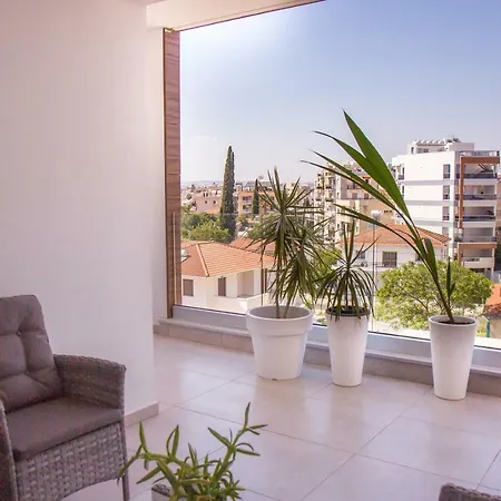Amelia's 2b With Private Roof Garden Near Finikoudes